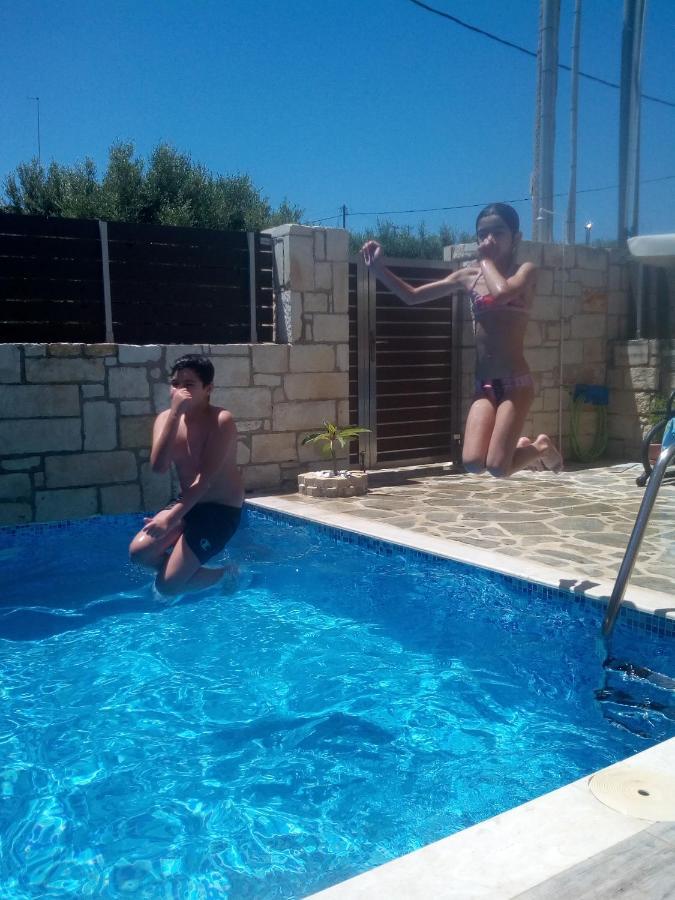 “Theeporto” Maisonette With Pool Gouves Exterior foto